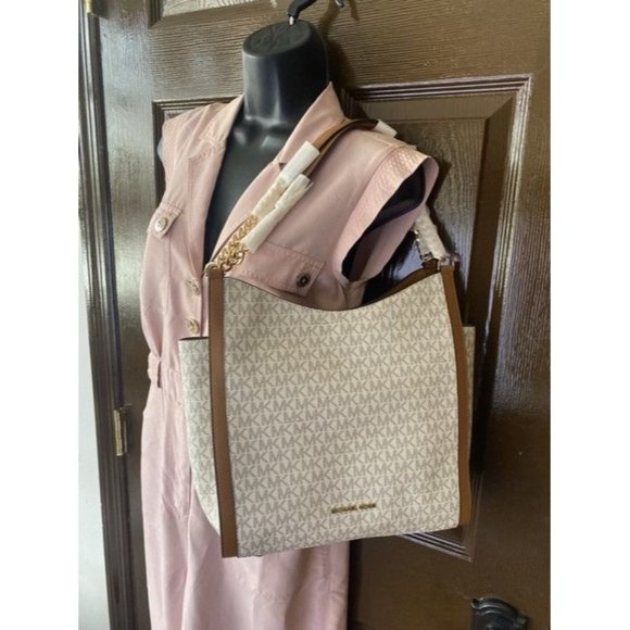 Michael Kors Newbury Medium Chain Vanilla Acorn Pebbled Leather Shoulder… - Picture 10 of 11